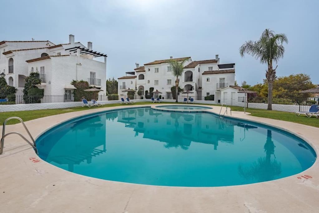Apartament Lovely Benavista Walk To Rdr361 Estepona
